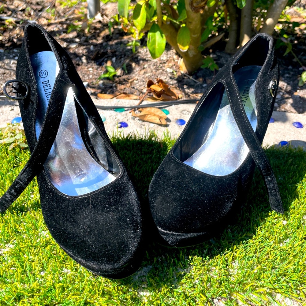 Delicacy Black Suede Wedge High Heels with a Strap - Women’s Size 10